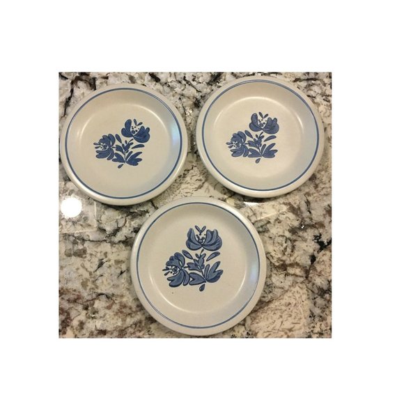 Lot of 3 Pfaltzgraff Yorktowne Stoneware Dessert Salad Bread Butter Plates - Picture 1 of 2
